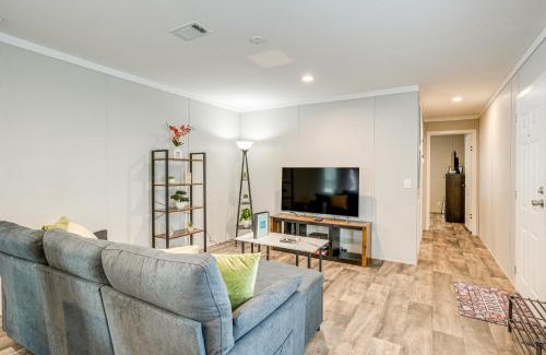 Lakeland Casa | Sleek Home Near Downtown Lakeland with Yard!