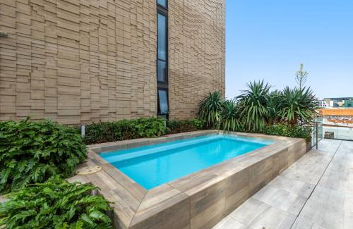 Collingwood Apartamento | Sleek Inner-City 1-Bed Pad with Pool & BBQ