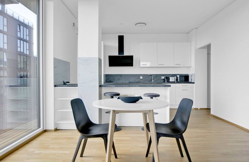 Erdberg Apartamento | Sleek Landstraße 1BR w/ Elevator & Rooftop Pool, near U3, by Blueground