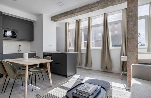 Lista Apartamento | Sleek Lista 2BR w/ Doorman, nr El Retiro Park, by Blueground