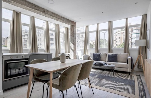 Lista Apartamento | Sleek Lista 2BR w/ Doorman, nr El Retiro Park, by Blueground