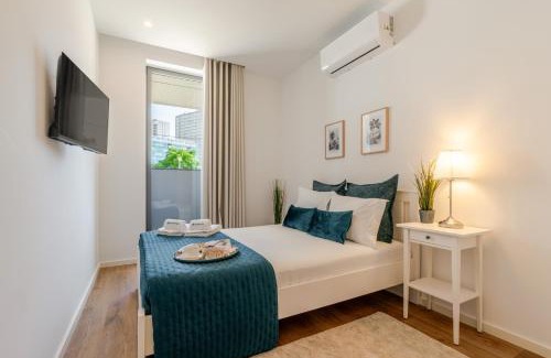 Leca da Palmeira Apartamento | Sleek & Modern Flat w/Private Garage by HostWise