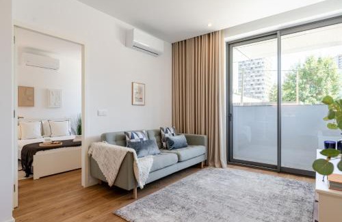 Leca da Palmeira Apartamento | Sleek & Modern Flat w/Private Garage by HostWise