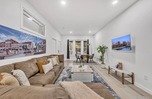 Front Park Apartamento | Sleek & Modern Full House Dtwn