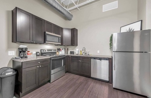 Waldron Apartamento | Sleek, modern loft minutes from Airport, FAST WiFi