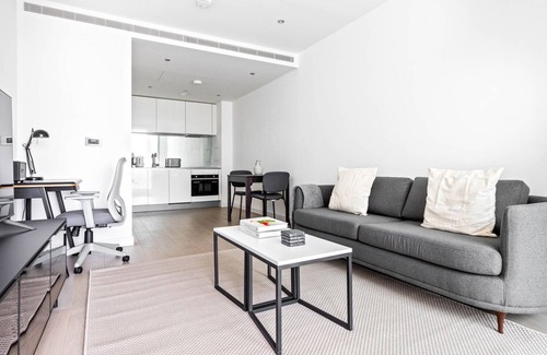 Vauxhall Apartamento | Sleek Nine Elms 1BR w/ Gym & Roof, nr Bars & Shops, by Blueground