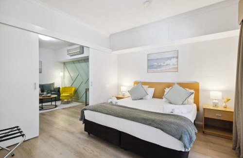 Northbridge Apartamento | Sleek Northbridge Getaway