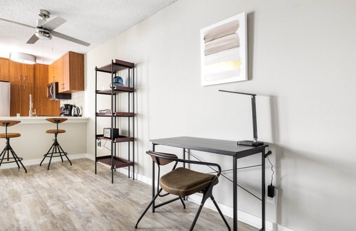 South Redondo Apartamento | Sleek Redondo Beach 1BR w/ Pool, Gym, 1 block from beach, by Blueground