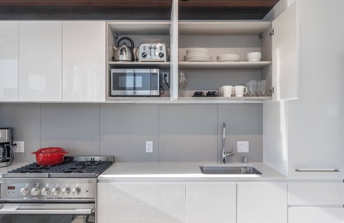 South Beach Apartamento | Sleek Rincon Hill 2BR w/ Gym, Movie Theater, nr. Facebook by Blueground
