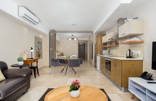 Victoria and Alfred Waterfront Apartamento | Sleek Studio Apartment on the Canals
