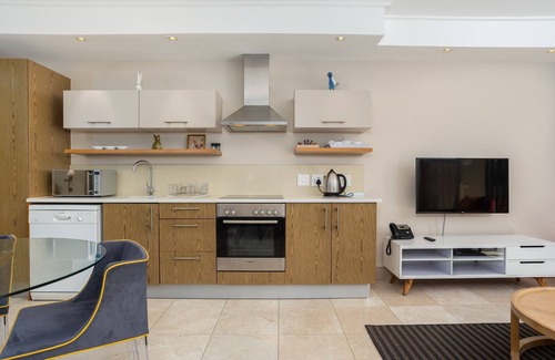 Victoria and Alfred Waterfront Apartamento | Sleek Studio Apartment on the Canals