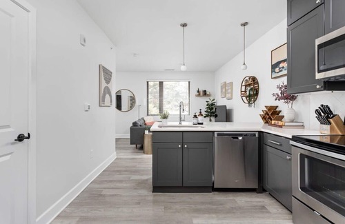 Meridian-Kessler Apartamento | Sleek Studio Unit near Broad Ripple by CozySuites