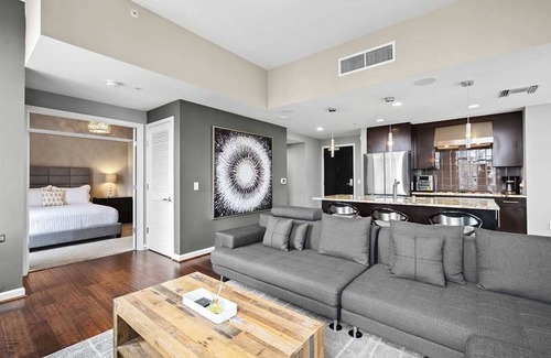 Downtown San Diego Condominio | Sleek Stunner by the Bay
