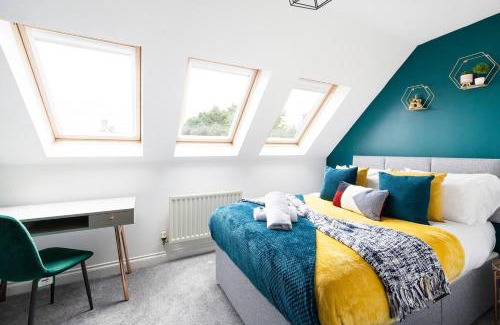 Hanham Apartamento | Sleek Stylish House 2 Parking - Hot tub