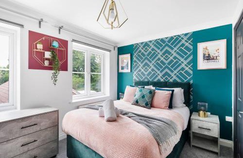 Hanham Apartamento | Sleek Stylish House 2 Parking - Hot tub