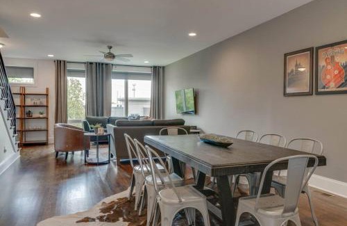 Eighth Avenue Casa | Sleek Townhome near Broadway!