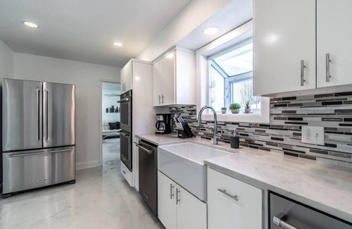 Bay Area Casa | Sleep 29 - Oceanfront Retreat 2 Homes for 29-Guests!