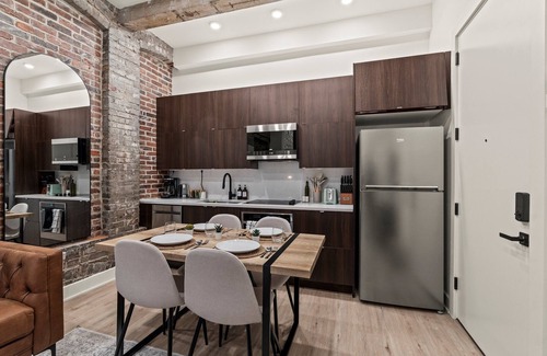 Center City East Apartamento | SLEEP 4 - Old City Philly - NEW Townhouse