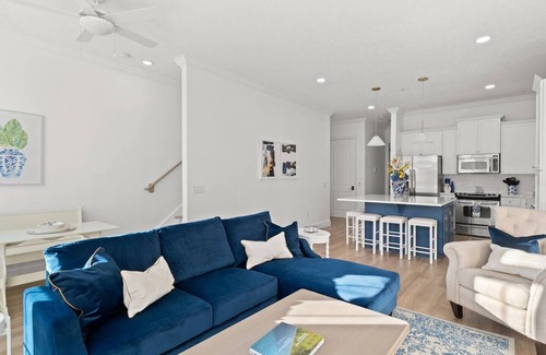 Long Beach Casa | Sleep 53 | 4 Units | Steps to Beach | Pool