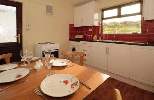 Ardara Cabaña | Sleep 6 Cottage -PetsOK, SelfCheck-In, FreeParking