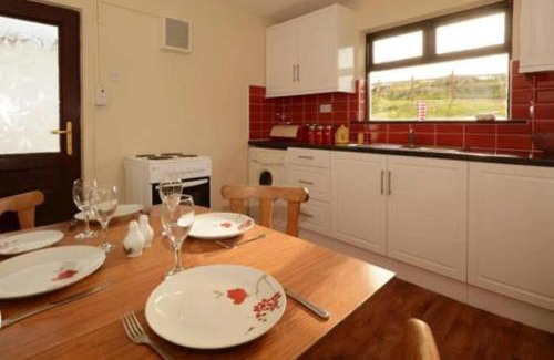 Ardara Casa | Sleep 6 Cottage -PetsOK SelfCheck-In FreeParking