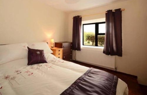 Ardara Casa | Sleep 6 Cottage -PetsOK SelfCheck-In FreeParking