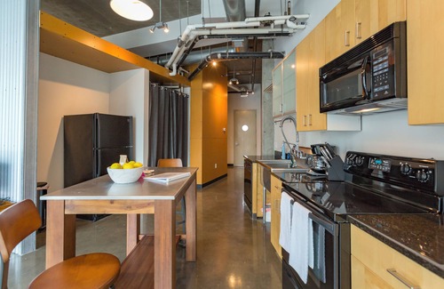 The Gulch Apartamento | Sleep 6! Stylish Loft Near Broadway!