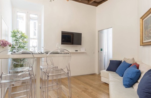 Rione II Trevi Apartamento | SLEEP BY LADY Elegant apartment near Trevi Fountain