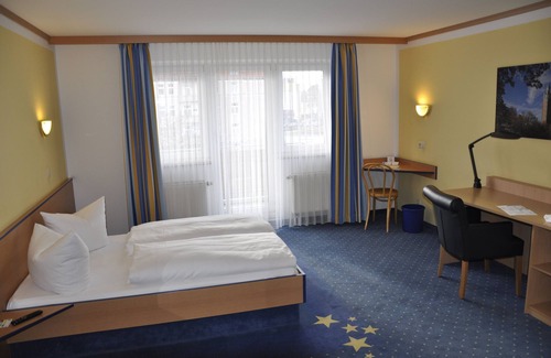 Handelshafen Hotel | Sleep & Go Hotel Magdeburg