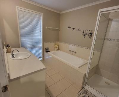 Craigieburn Casa | Sleep Nap Netflix Repeat - Room 2