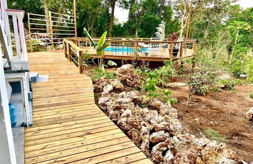 Isla de Utila Casa | Sleep up to 10 guests in Utila apt with Caribbean Ocean views