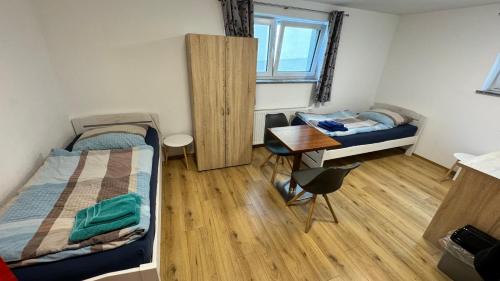 Steyregg Apartamento | Sleep24 Monteurzimmer in Steyregg near LINZ