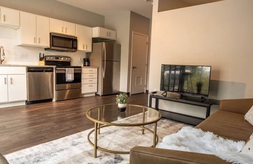 Des Moines Apartamento | Sleepover: Airy 1BD/1BA - Downtown Des Moines