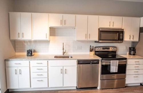 Des Moines Apartamento | Sleepover: Airy 1BD/1BA - Downtown Des Moines