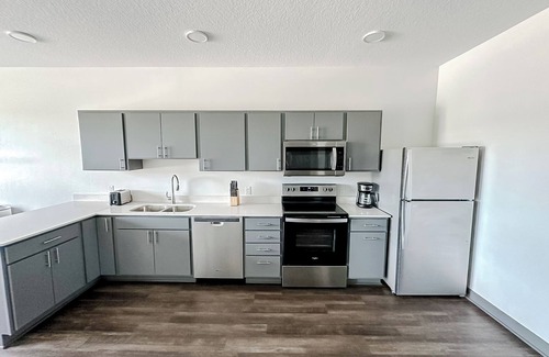 West Des Moines Apartamento | Sleepover: Lovely 1BD/1BA + High Ceilings - Des Moines