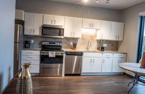Des Moines Apartamento | Sleepover: Private 1BD/1BA - Downtown Des Moines