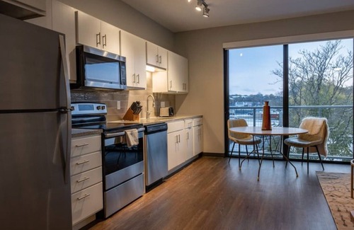 Des Moines Apartamento | Sleepover: Private 1BD/1BA - Downtown Des Moines