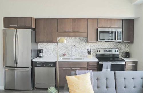 Downtown Des Moines Apartamento | Sleepover: Vibrant Studio + Gym - Downtown Des Moines