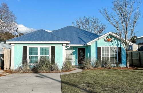 Kiska Beach Casa | Sleeps 10, 4 bdrm/2bath house, West End PCB, Dogs ok, Golf Cart included