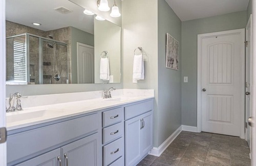 Carthage Casa | Sleeps 10! Carthage