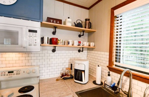 Albrightsville Casa | Sleeps 10|Lakes|Pools|Kayak|Hot Tub|Game Rm