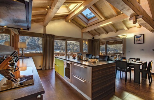 Morzine Chalet De Esquí | Sleeps 10 with Hot tub and spectacular mountain views