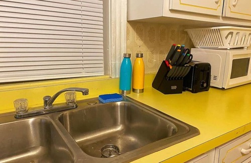 Charleroi Casa | Sleeps 12! Cozy Charleroi, Near Pittsburgh PA