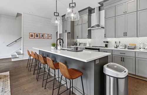 Greenwood Casa | *SLEEPS 12* Keep the Secret *EAST NASH5* 4BR* 4BA*