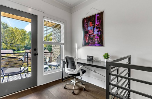 Eastwood Casa | *SLEEPS 12* Keep the Secret *EAST NASH6* 4BR* 4BA*