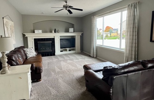 Grimes Casa | Sleeps 12, spacious, family friendly, with outdoor pool during summer months!