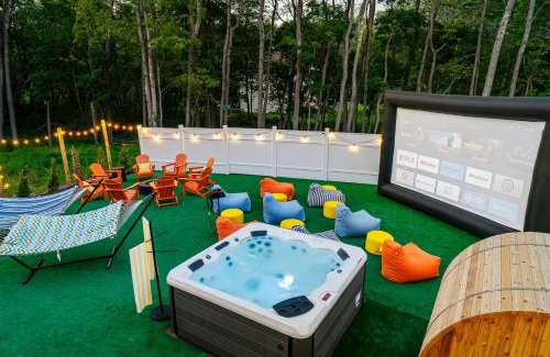 Long Pond Casa | Sleeps 14 Hot Tub Sauna Game Room Fire Pit