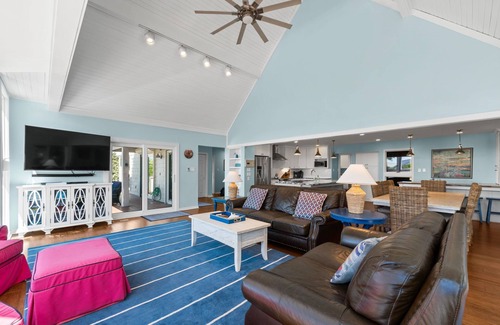 Bald Head Island Casa | Sleeps 14 in 5BR, Ocean Views, Steps to Beach, Pet Friendly, BHI and Shoals
