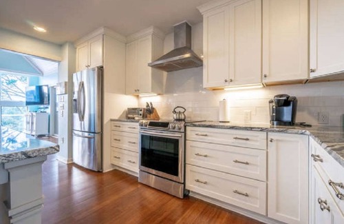 Bald Head Island Casa | Sleeps 14 in 5BR, Ocean Views, Steps to Beach, Pet Friendly, BHI and Shoals