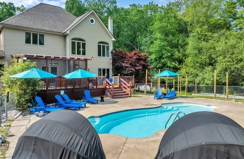 Reeders Casa | Sleeps 14! Pool Hot Tub Sauna Pickleball Arcade